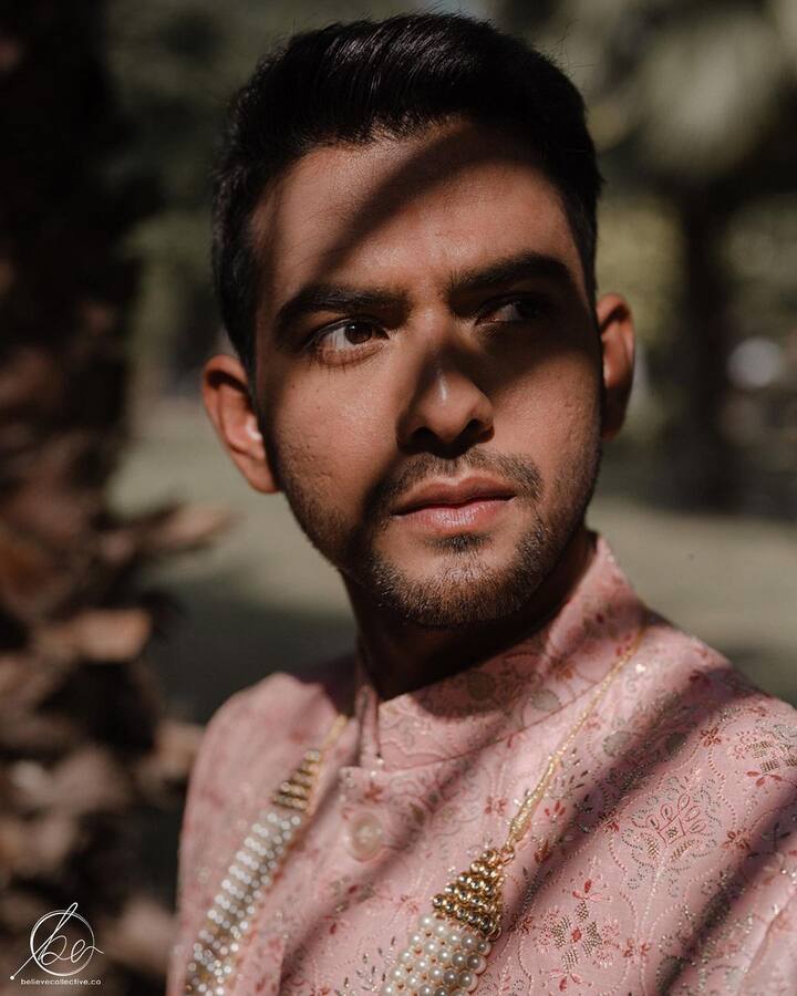 भारताला आपल्या नेतृत्वात अंडर-19 विश्वचषक जिंकून देणारा फलंदाज उन्मुक्त चंद विवाहबंधनात अडकला आहे.  (Photo:@buttlikeanapricot/IG)