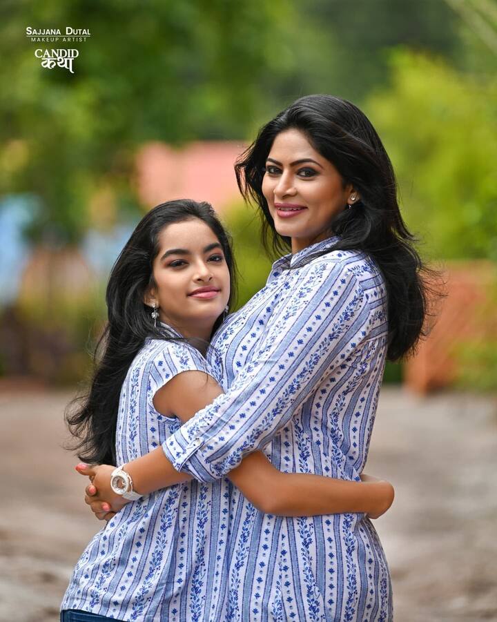 हे फोटो शेअर करत तिने तिच्या लेकीला वाढदिवसाच्या शुभेच्छा दिल्यात.  (photo: shwetashinde_official/ig)