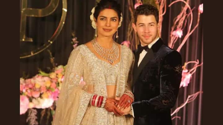Priyanka Chopra Sparks Divorce Rumours As She Removes Husband Nick Jonas’ Last Name From Her Instagram Profile! Priyanka Chopra on Instagram: নিক জোনাসের সঙ্গে সম্পর্কে ফাটল? বিবাহবিচ্ছেদের পথে প্রিয়ঙ্কা চোপড়া? জল্পনা বাড়ালেন 'দেশি গার্ল'