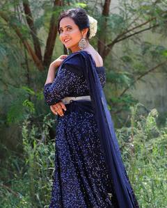 Lasya Manjunath Photos: నీలి రంగు లెహెంగాలో మెరిసిపోతున్న లాస్య