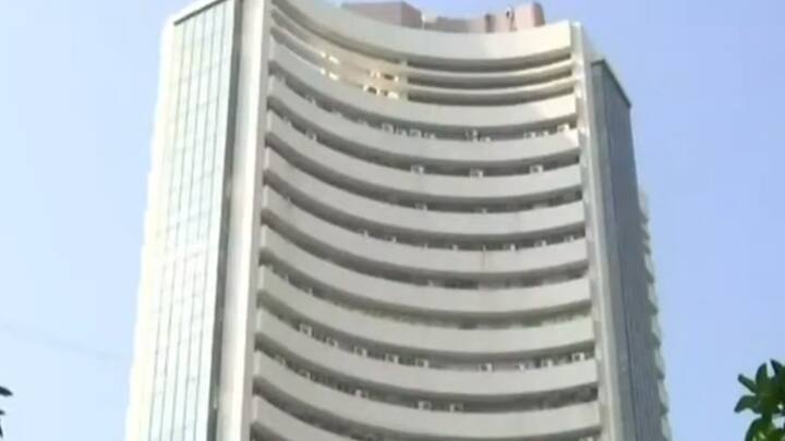 Closing Bell: Sensex Slides Over 160 Points, Nifty Ends Below 17,350 Closing Bell: Sensex Slides Over 160 Points, Nifty Ends Below 17,350