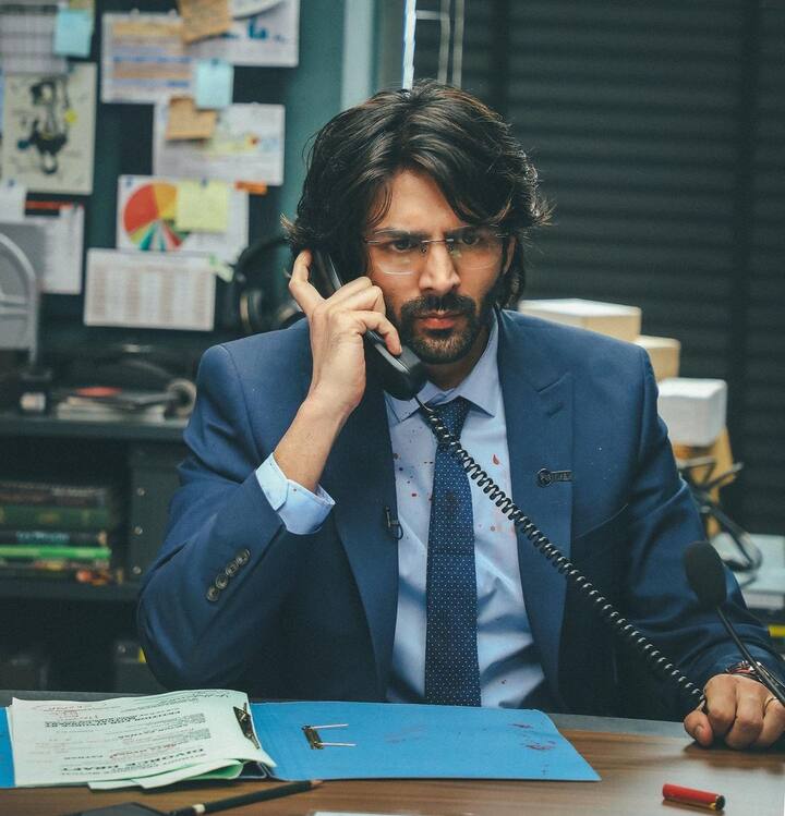 कार्तिक पुढे सांगतो, 'लवकरच मला छोट्या-छोट्या एड्स मिळू लागल्या. माझ्याकडे इतके पैसेही नव्हते की मी माझे फोटोशूट करू शकेन. एकदा चित्रपटाच्या ऑडिशनची जाहिरात पाहिली आणि तिथे जाण्याचा विचार आला. ऑडिशनमध्ये त्यांना मी आवडलो ​आणि त्यामुळे मला चित्रपटात काम करण्याची संधी मिळाली.(photo:kartikaaryan/ig)