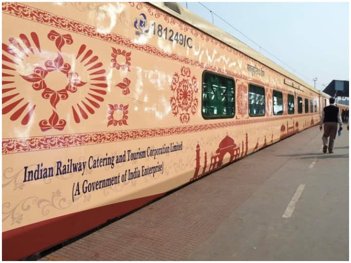 Will Halt Ramayan Express If Servers' Saffron Dress Code Not Changed: Seers In Ujjain Will Halt Ramayan Express If Servers' Saffron Dress Code Not Changed: Seers In Ujjain