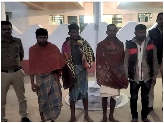 Ambikapur News: अंबिकापुर में डबल मर्डर का खुलासा, जमीन विवाद में की गई थी पिता-पुत्र की हत्या, 4 गिरफ्तार Ambikapur News: अंबिकापुर में डबल मर्डर का खुलासा, जमीन विवाद में की गई थी पिता-पुत्र की हत्या, 4 गिरफ्तार