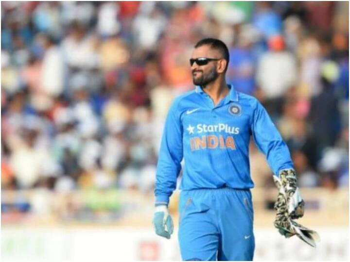 भारतीय क्रिकेट टीम के पूर्व कप्तान एमएस धोनी क्रिकेट जगत में 'कैप्टन कूल' के अलावा 'थाला' के नाम से भी काफी फेमस हैं.