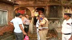 Kolkata: ৩ মাস ধরে বাবার মৃতদেহ আগলে ছেলে! ঘর থেকে উদ্ধার কঙ্কালসার মৃতদেহ | Bangla News