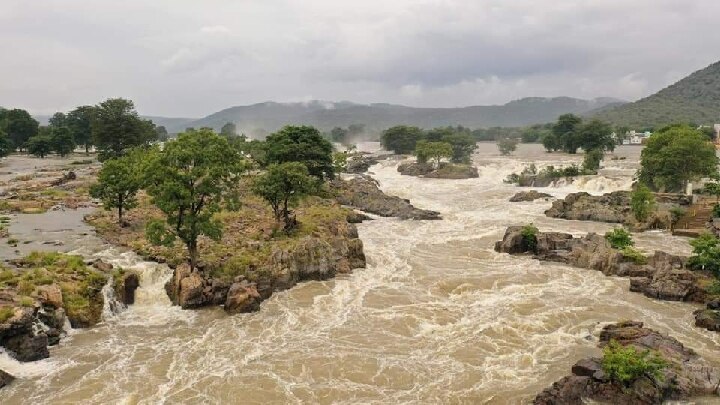 தமிழகத்திற்கு வரும் காவிரி நீரின் அளவு 60,000 கன அடியில் இருந்து 40,000 கன அடியாக குறைந்தது