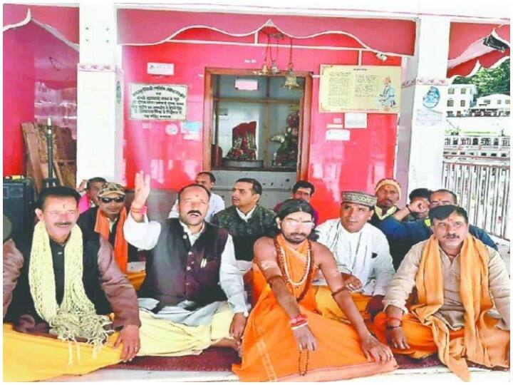 Uttarakhand dehradun Teerth purohit will protest in front of cabinet ministers residence ANN Dehradun News: फिर उठी देवस्थानम बोर्ड को भंग करने की मांग, तीर्थ पुरोहितों ने बनाई आंदोलन की रणनीति
