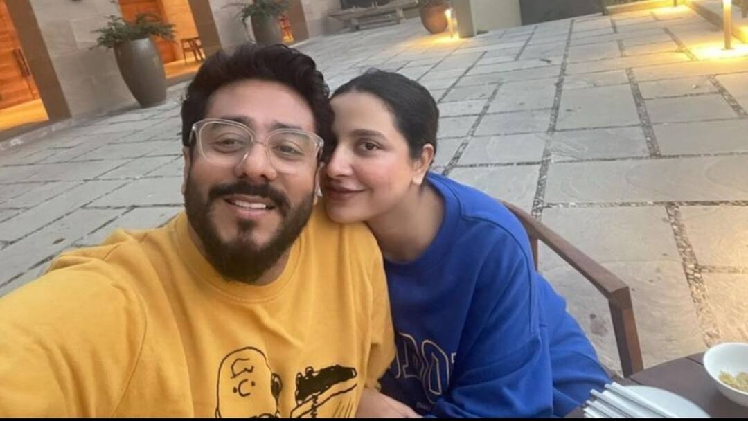 Actress Subhasree Ganguly shares her mountain trip photos পাহাড়ের কোলে প্রাতঃরাশ, শীতের আমেজ, কেমন কাটছে রাজ-শুভশ্রীর ছুটি?