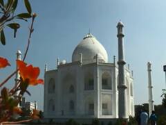 షాజహాన్ మళ్లీ పుట్టాడు.. భార్య కోసం తాజ్ మహాల్ కట్టేసిన భర్త.. ఇంటీరియర్ అదుర్స్!