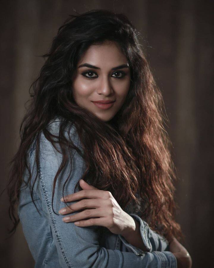 மேக்கரீனா மேக்கரீனா விசில் அடிக்கும் நிலவு தானா