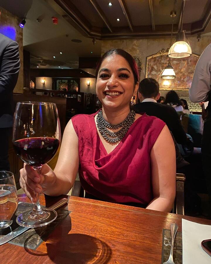 'కమిట్మెంటల్' అనే వెబ్ సిరీస్ లో కూడా నటించింది. (Image Courtesy: Instagram)