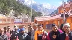 Dehradun: देवस्थानम बोर्ड को भंग कराने के लिए चारों धामों के तीर्थ पुरोहितों की महापंचायत