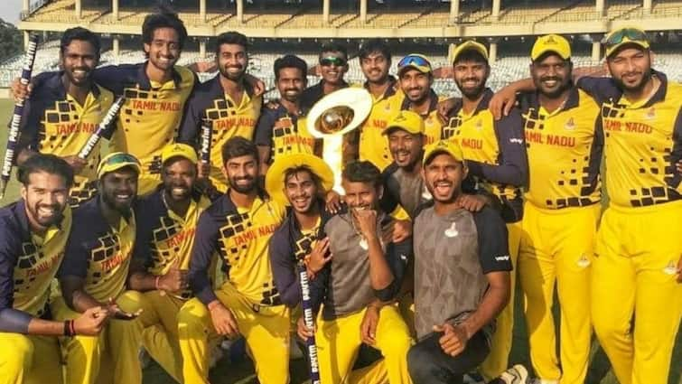 Syed Mushtaq Ali Trophy 2021 TN vs KAR Tamil nadu wins against karnataka in a thriller match Syed Mushtaq Trophy Final: রুদ্ধশ্বাস ম্যাচে শেষ বলে ছক্কা মেরে জেতালেন শাহরুখ খান