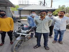 Chhattisgarh: सोशल मीडिया परफेमस होने के चक्कर में युवकों ने बाइक से किया खतरनाक स्टंट, जानिए फिर क्या हुआ!