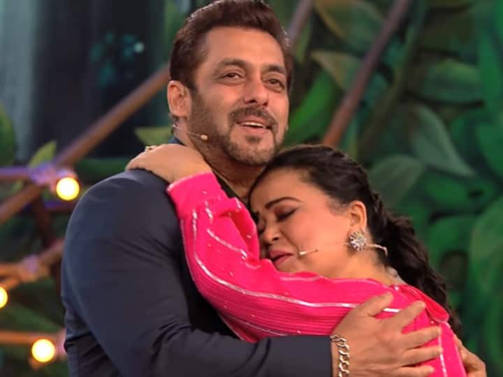 Bigg Boss 15: Salman Khan Shakes A Leg With John Abraham And Bharti Singh- WATCH Bigg Boss 15: Salman Khan Shakes A Leg With John Abraham And Bharti Singh- WATCH