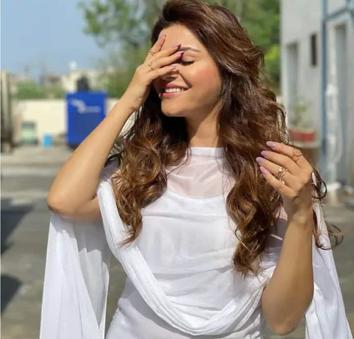 ਤੁਹਾਨੂੰ ਦੱਸ ਦੇਈਏ ਕਿ ਹਾਲ ਹੀ 'ਚ ਸ਼ਾਹਰੁਖ ਖਾਨ ਦਾ ਲੇਟੈਸਟ ਗੀਤ ਰਿਲੀਜ਼ ਹੋਇਆ ਹੈ, ਜਿਸ ਨੂੰ ਕਾਫੀ ਪਸੰਦ ਕੀਤਾ ਜਾ ਰਿਹਾ ਹੈ।