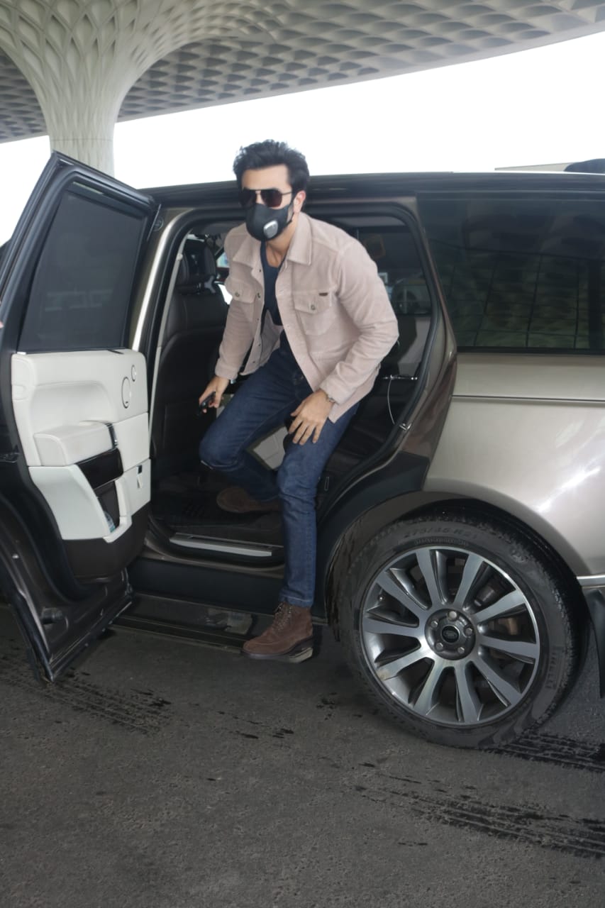 Ranbir Kapoor Spotted At Airport Departure – Gallery