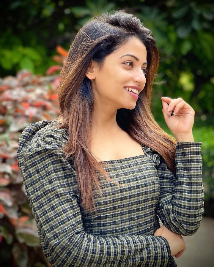 నవ్యా స్వామి క్యూట్ పిక్స్ (Image credit: Instagram)