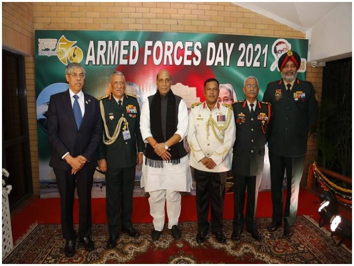 Defense Minister Rajnath Singh visits High Commission on the occasion of Armed Forces Day of Bangladesh ann बांग्लादेश के आर्म्ड फोर्सेस डे के मौके पर रक्षा मंत्री राजनाथ सिंह ने किया उच्चायोग का दौरा