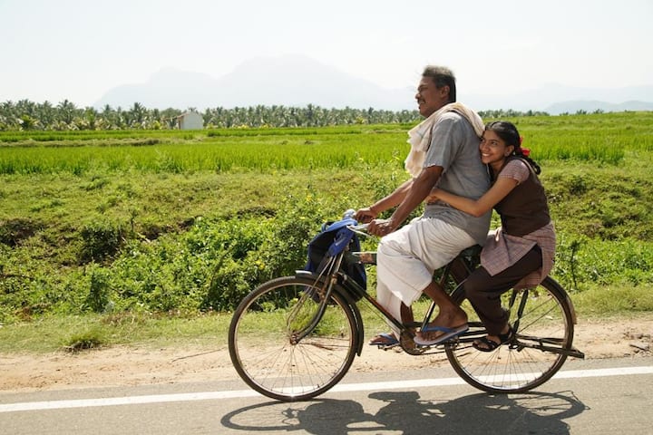 சித்திரைச் செவ்வானம் படத்தை ஸ்டண்ட் சில்வா இயக்கியுள்ளார்