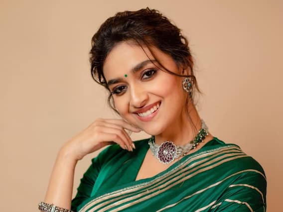 Keerthy Suresh pics: பச்சை நிறமே...பச்சை நிறமே...கீர்த்தியின் லேட்டஸ்ட் சாரி போட்டோஸ்..! Keerthy Suresh pics: பச்சை நிறமே...பச்சை நிறமே...கீர்த்தியின் லேட்டஸ்ட் சாரி போட்டோஸ்..!