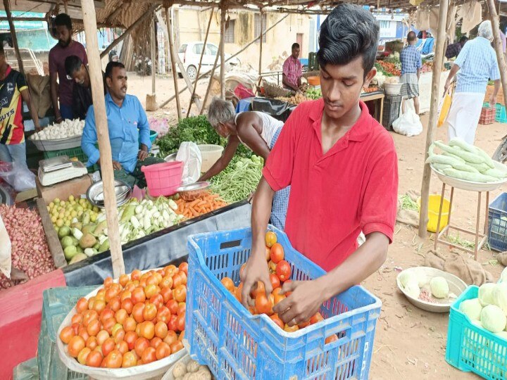 இரட்டை சதத்தை நோக்கி செல்லும் தக்காளி விலை - தத்தளிக்கும் நெல்லை மக்கள்