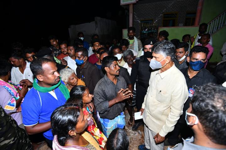 గత ఏడాది కూడా పించా, అన్నమయ్య డ్యామ్ ల ప్రజలు వల్ల ఇబ్బంది పడ్డారని చంద్రబాబు పేర్కొ్న్నారు