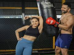 VJ Pooja Ramachandran Photos | நீயே தடை நீயே விடை.. போட்டோ ஷூட்டில் மிரட்டும் சார்பட்டா வில்லன்