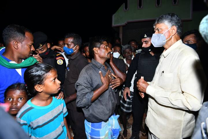 వరద బాధితులకు చంద్రబాబు పరామర్శ
