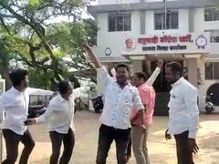 PHOTO : शशिकांत शिंदे 1 मताने हरले, कार्यकर्ते बिथरले, राष्ट्रवादीचे कार्यालयच फोडले