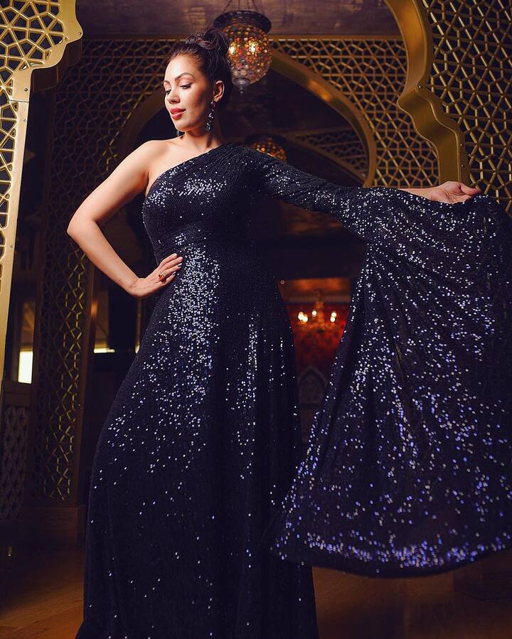 मुनमुन दत्ता सोशल मीडिया लवर हैं और अपनी फोटो वीडियो को सोशल मीडिया पर शेयर करने का कोई मौका हाथ से नहीं जाने देती हैं.