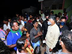 In Pics: రాజంపేట నియోజకవర్గంలో వరద బాధితులకు చంద్రబాబు పరామర్శ