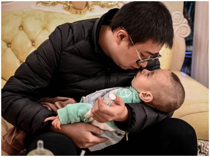 China में पिता ने अपने 2 वर्षीय बेटे के लिए घर पर बनाई प्रयोगशाला, कहा- नहीं चाहता कि बेटा मौत का बेसब्री से करे इंतजार