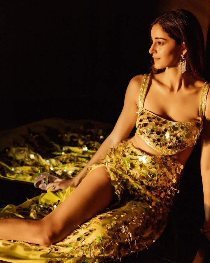 While sharing the post on her Instagram, the ‘Student Of The Year 2’ actress wrote, ‘Can princesses say photo dump???’ (Image courtesy - @ananyapanday/Instagram)