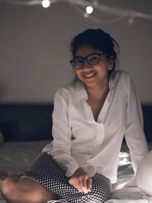 பிரபல இயக்குனர் விஜய் எழுதி வெளியிடுகிறார்.