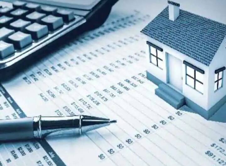 Home Loan Update : কম পরিমাণ জন্য আবেদন   আপনি যদি বাড়ি কিনতে চান, তাহলে লোন-টু-ভ্যালু (LTV) অনুপাত কম রাখুন। তার মানে বাড়ি কিনতে আপনার টাকা বেশি থাকবে।এতে ব্যাঙ্কের ঝুঁকি কমে যায় ও ঋণ পাওয়ার সম্ভাবনা বেড়ে যায়।কম এলটিভি অনুপাতের কারণে কম ইএমআই ঋণের সামর্থ্য বাড়ায়।