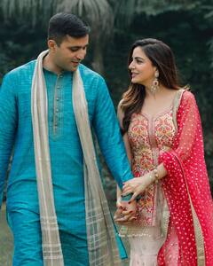 Shraddha Arya Engagement: मशहूर एक्ट्रेस ने सरकारी अधिकारी को चुना जीवनसाथी, सगाई की Inside Photos में देखिए ऐसी है जोड़ी