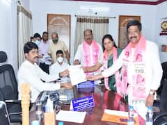 Mlc Elections: స్థానిక కోటా ఎమ్మెల్సీ నామినేషన్ల పర్వం షురూ... టీఆర్ఎస్ అభ్యర్థుల్లో జోరు, కనిపించని ప్రతిపక్షాలు... రంగారెడ్డి కలెక్టరేట్ వద్ద ఉద్రిక్తత