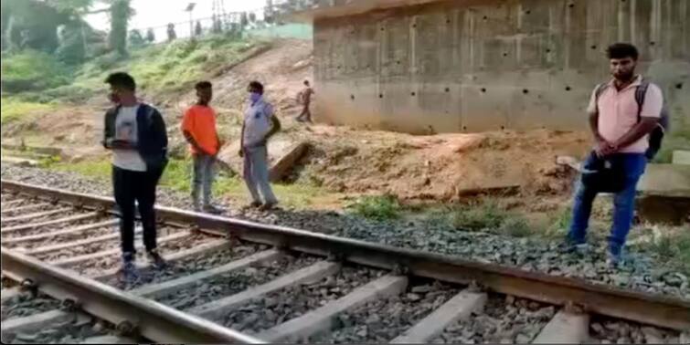 Bhirbhum Bolpur a body of an unidentified person was recovered near the railway track Birbhum: বোলপুরে রেললাইনের পাশে উদ্ধার অজ্ঞাত পরিচয় ব্যক্তির মৃতদেহ