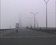 Kolkata Weather Update : এক লাফে তাপমাত্রা বাড়ল ২ ডিগ্রি, শীতের আগমন কি পিছলো?