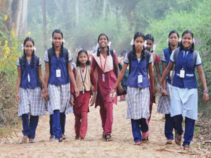 ​UP govt​ instructions issued No schools to hike fees for the upcoming academic session ​यूपी में नहीं बढ़ेगी स्कूल फीस, सरकार ने जारी किए निर्देश