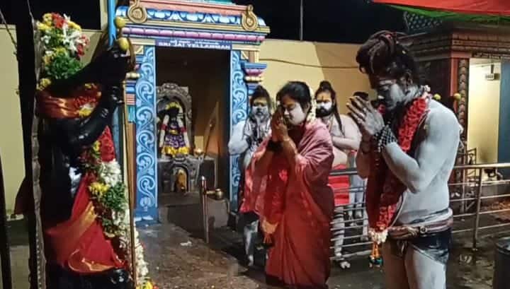 Tamil Nadu: 'Aghori Practitioner' Marries Disciple From West Bengal, Triggers Row Tamil Nadu: 'Aghori Practitioner' Marries Disciple From West Bengal, Triggers Row