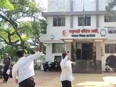 PHOTO : शशिकांत शिंदे 1 मताने हरले, कार्यकर्ते बिथरले, राष्ट्रवादीचे कार्यालयच फोडले