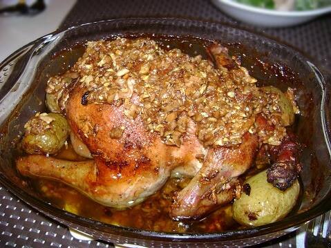 অত্যন্ত সহজ পদ্ধতিতে, সহজলভ্য কয়েকটি জিনিসের মাধ্যমেই বানিয়ে ফেলা যায় গার্লিক চিকেন।