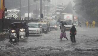 Forecast for Andhra Pradesh And Telangana in Telugu: AP Telangana Rain Updates Today Weather Updates: రెయిన్ అలర్ట్.. ఏపీ, తెలంగాణలో మరో మూడు రోజులు వర్షాలే.. ఎల్లో అలర్ట్ జారీ చేసిన వాతావరణ కేంద్రం