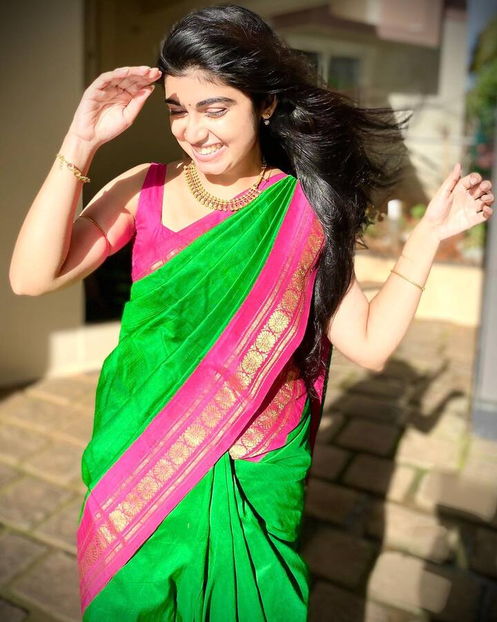 உன்னை காணவே நிலவும் தோன்றிடும் தோம் தோம்தோம் தரிகிட