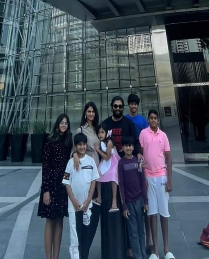 सोशल मीडिया पर इस दौरान इन सभी की तस्वीरें खूब वायरल हो रही हैं और फैंस अरहा को खूब बधाईयां भी दे रहे हैं.