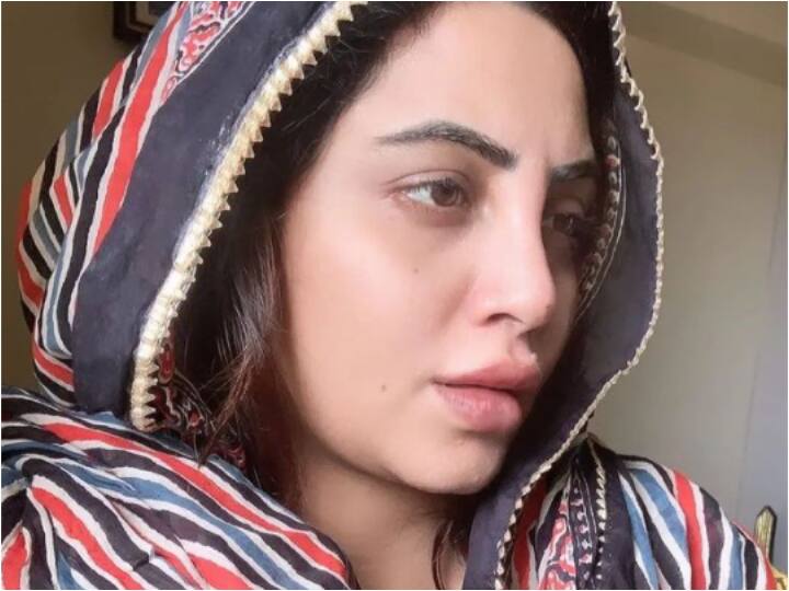 Bigg Boss Fame Arshi Khan Meets With A Car Accident In Delhi, Hospitalised Bigg Boss Fame Arshi Khan Meets With A Car Accident In Delhi, Hospitalised