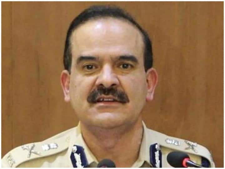 Extortion Case: परमबीर सिंह मामले में महाराष्ट्र CM से वकील ने की शिकायत, बोले- जांच में लापरवाही आरोपी को पहुंचा सकती है फायदा Extortion Case: Lawyer complains to Maharashtra CM in Paramvir Singh case, says negligence in investigation can benefit the accused ANN Extortion Case: परमबीर सिंह मामले में महाराष्ट्र CM से वकील ने की शिकायत, बोले- जांच में लापरवाही आरोपी को पहुंचा सकती है फायदा